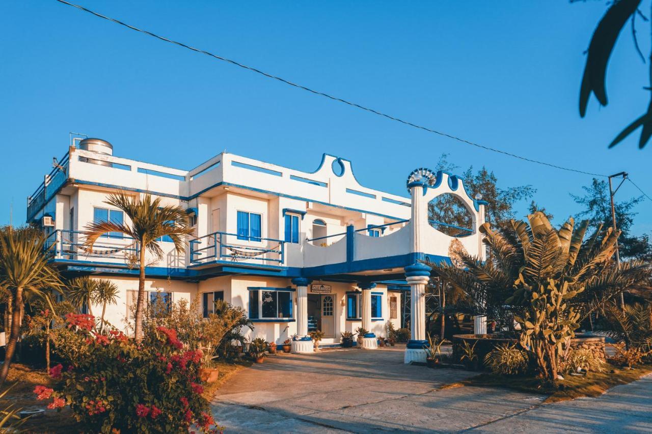 Club Monet Beachfront Resort By Cocotel Cabangan Exterior photo