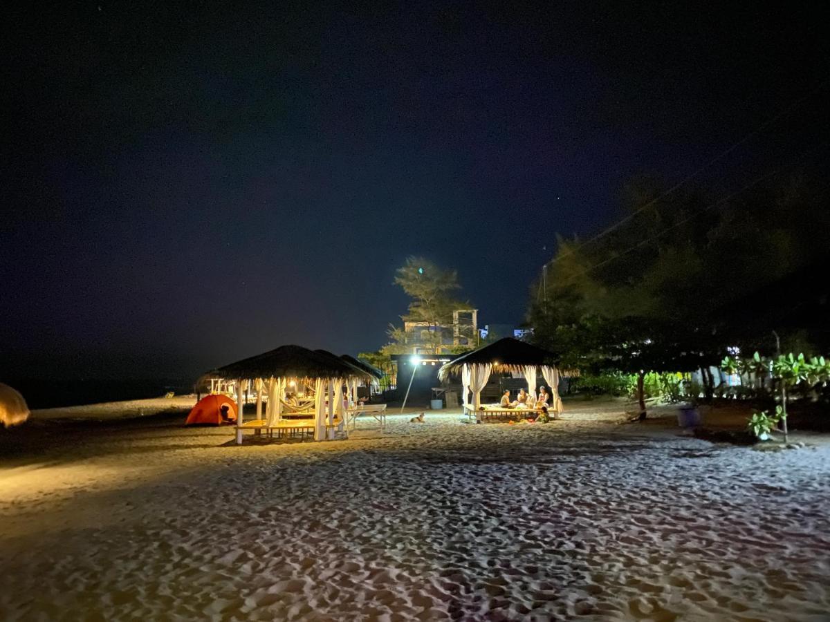 Club Monet Beachfront Resort By Cocotel Cabangan Exterior photo