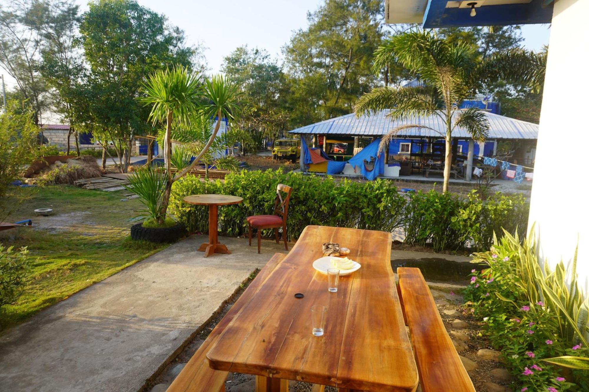 Club Monet Beachfront Resort By Cocotel Cabangan Exterior photo