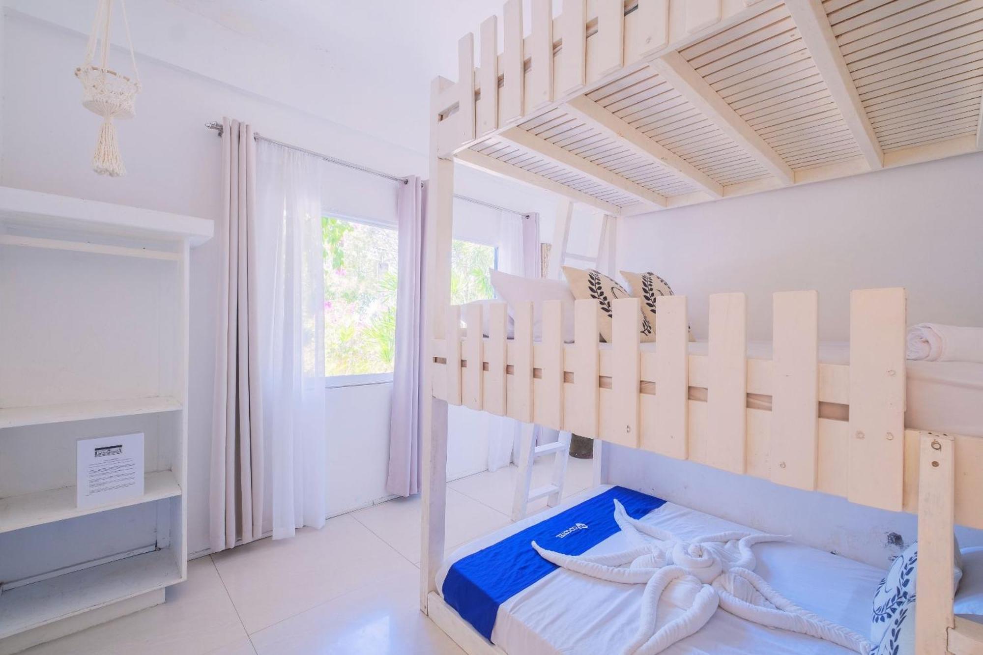 Club Monet Beachfront Resort By Cocotel Cabangan Room photo