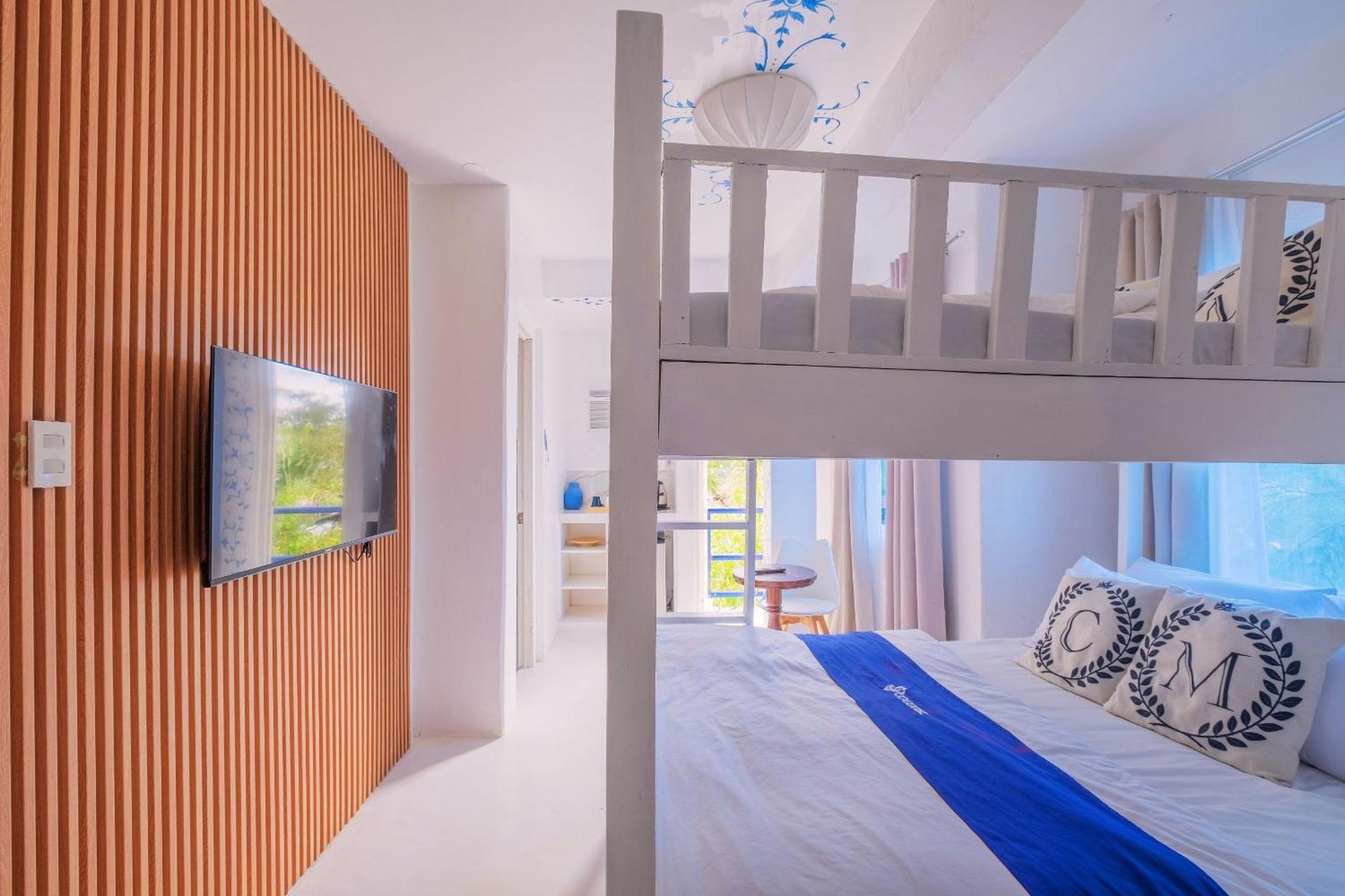 Club Monet Beachfront Resort By Cocotel Cabangan Room photo