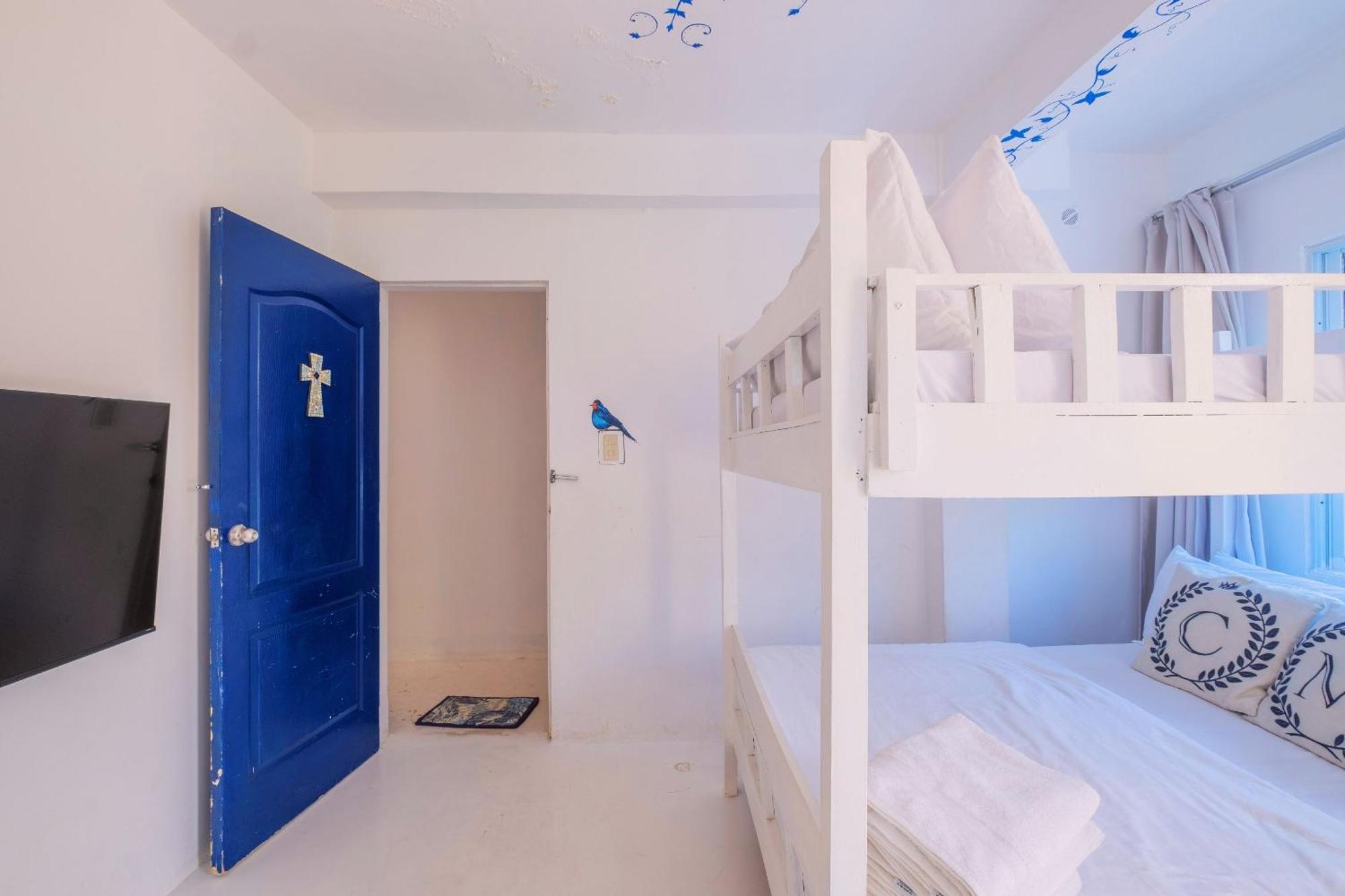 Club Monet Beachfront Resort By Cocotel Cabangan Room photo