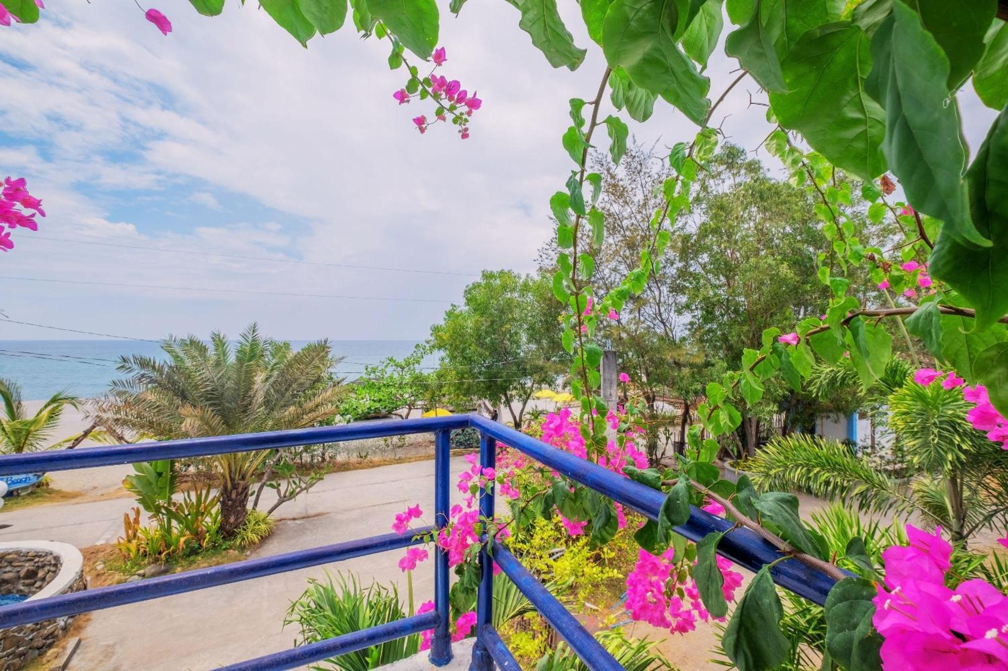 Club Monet Beachfront Resort By Cocotel Cabangan Room photo