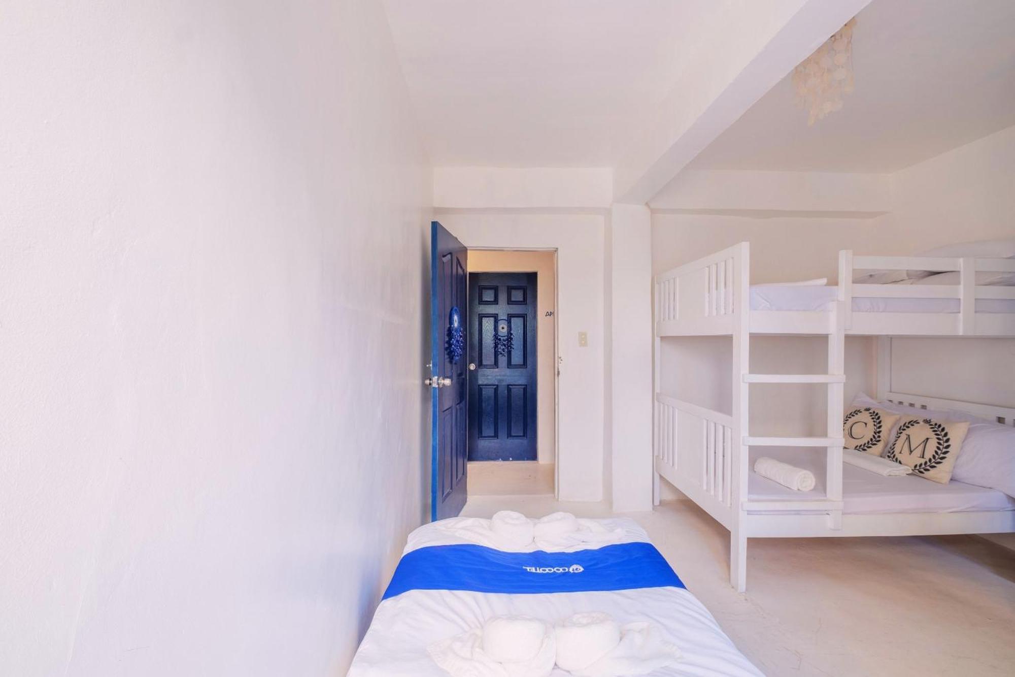 Club Monet Beachfront Resort By Cocotel Cabangan Room photo